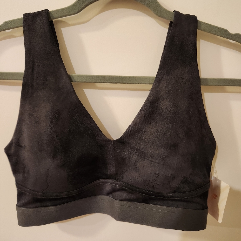 NEW! Fabletics Low Impact Sports Bra Small